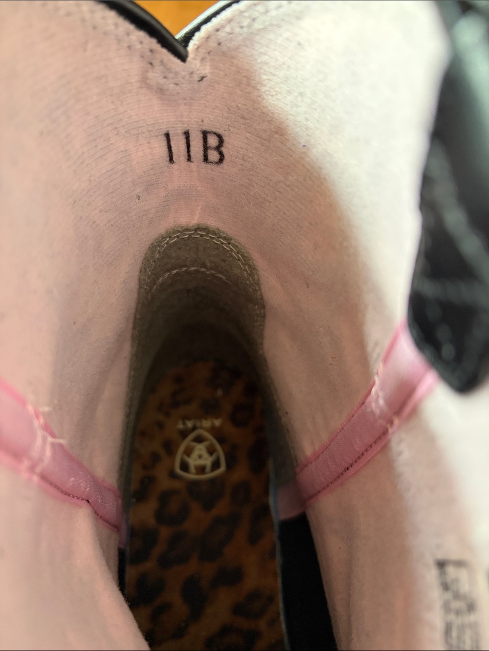 Womens Black Ariat Fatbaby Boots with Pink Lining - Picture 2 of 4